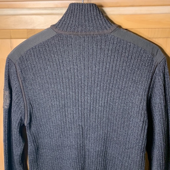 Calvin Klein Jeans (M) - Picture 13 of 16